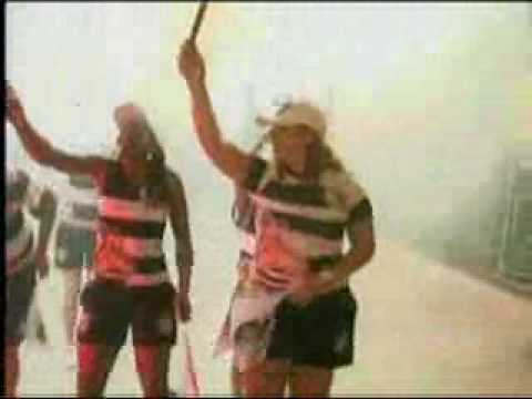 MS Record 1ª Edição - Mesmo com garoa público prestigia o desfile das escolas de samba