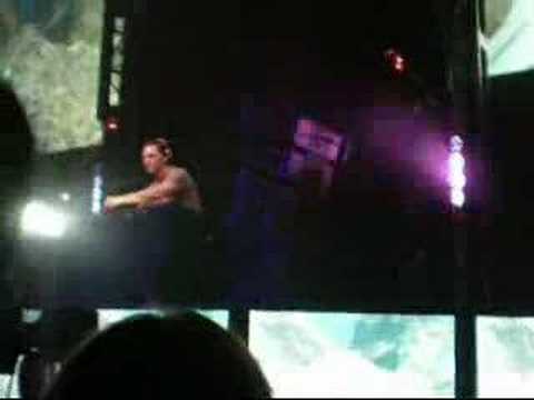 Tiesto playz Lange vs. Glenn Morrison - Don't Feel Contact