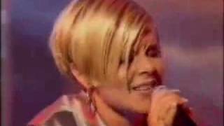 Robyn - Live Do You Know What It Takes