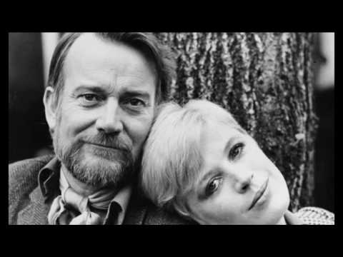 download lagu mp3 mp4 Denholm Elliott, download lagu Denholm Elliott gratis, unduh video klip Denholm Elliott