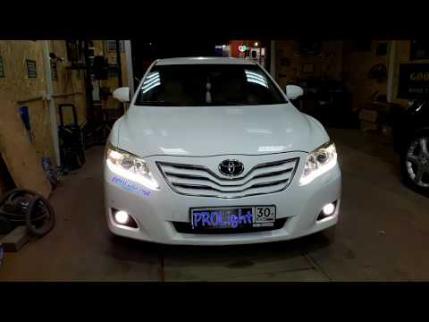 Toyota Camry установка ДХО с Динамическим поворотником в стиле Lexus. Замена линз.