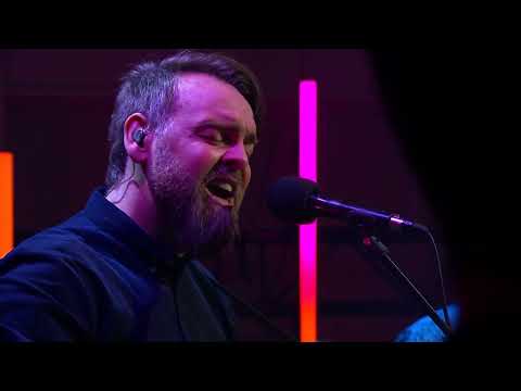 Marius Ziska performs a full session live from Í Luftini.