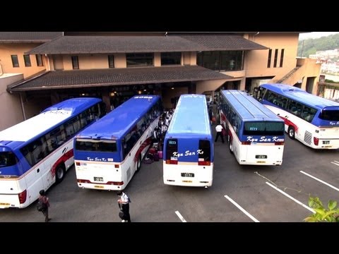 この状態からどうやって転回すんのよ？？ How to maneuver tourist bus in tight situation. 九州産交 観光バス動画 Tourist Bus movie.