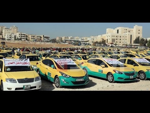 200 سائق وصاحب تاكسي يعتصمون أمام مجلس النواب