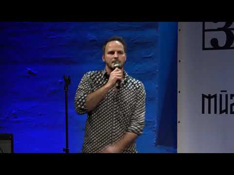 Lauris Bush un Ēriks Saksons - Paliec (BILDES 2018)