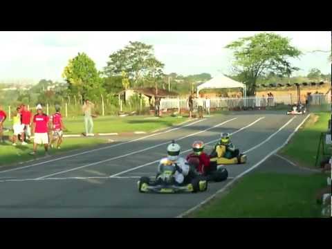 Campeonato PE de Kart 2012 - 2a Etapa - Senior - Batida Vídeo 01