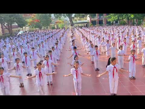 Dung Trần  Facebook 1