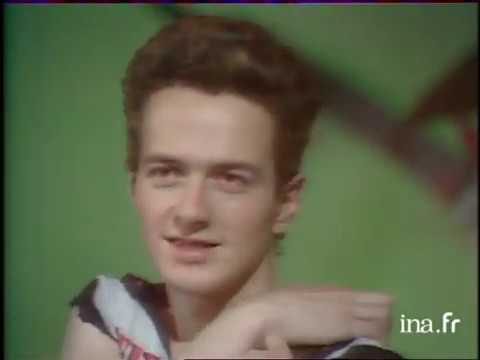 The Clash 'Complete Control' & '1977' live, + interview, in 1977