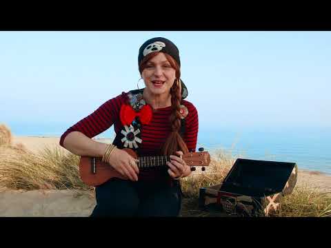 Meet Captain Katie from Pirate Bay - Fairy Sarah and Friends