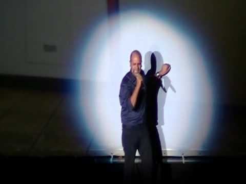 checco zalone imita checco modà #checcozalone #teatro #modà #napoli #spettacolo @CheccoZaloneTube