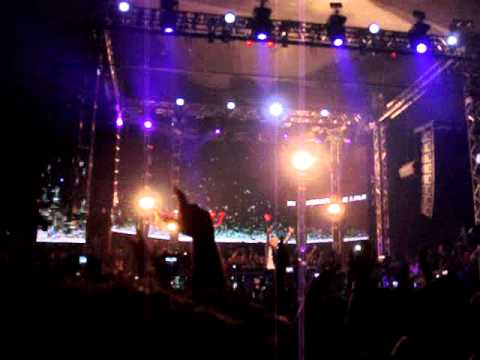 Armin Van Buuren - Use Somebody - Live at Green Valley - 05.03.2011