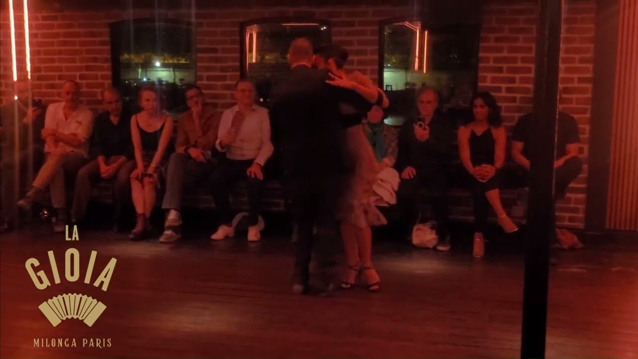 Video thumbnail for PABLO RODRIGUEZ & ANTONELLA TERRAZAS à la Milonga la GIOIA (2/4)