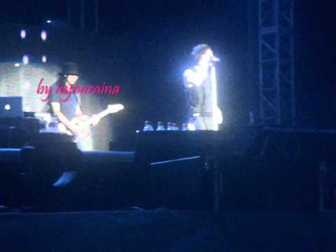 100411 Rain Live @ 2011 Malaysia Grand Prix Concert *Not A Single Day*