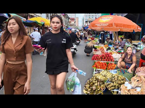 Hidden Popular Place! Walking Tour Cambodian STREET FOOD 2025 - Toul Tompoung Food Market Scenes
