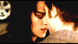 Jacob/Bella/Edward -- no, i just can't have it both ways.