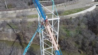Download lagu Six Flags Over Texas Titan roller coaster gets a new paint job mp3