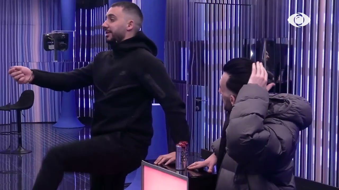 “Ah sa i bukur je…”/ Kristi-Keijsit: Eja fërkohu e mua si u fërkove dhe ta tregoj unë çfarë ndodh