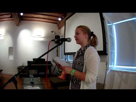 Amadeja Pipan bere "Preplet časa" Alenke Avguštin