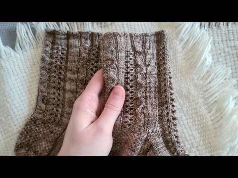 Yarnflakes Podcast 121 – Lace socks and tangenting on tangenty tangents