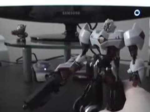Vangelus Review 02 - TF Animated Cybertronian Megatron