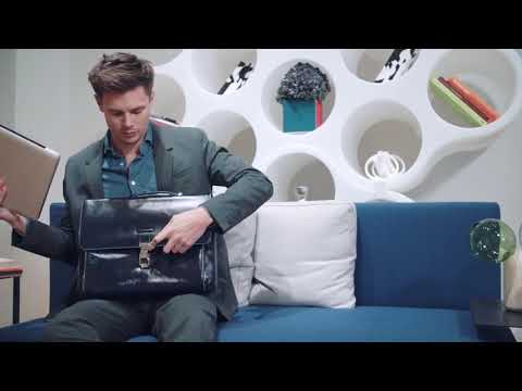 Discover Blue Square line by Piquadro