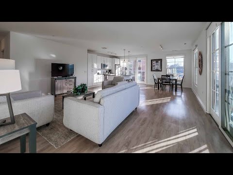 A furnished 2-bedroom + den 140-212 in Lake Forest at Kelmscott Park A furnished 2-bedroom + den 140-212 in Lake Forest at Kelmscott Park