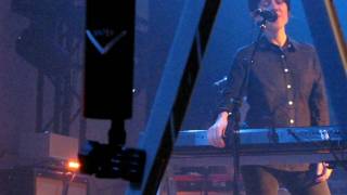 19/25 Tegan &amp; Sara - "I Do This Weird Dance" + Paperback Head @ Town Hall, New York 10/31/09