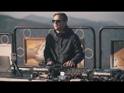 Amorf at Holiday Mood pre-party