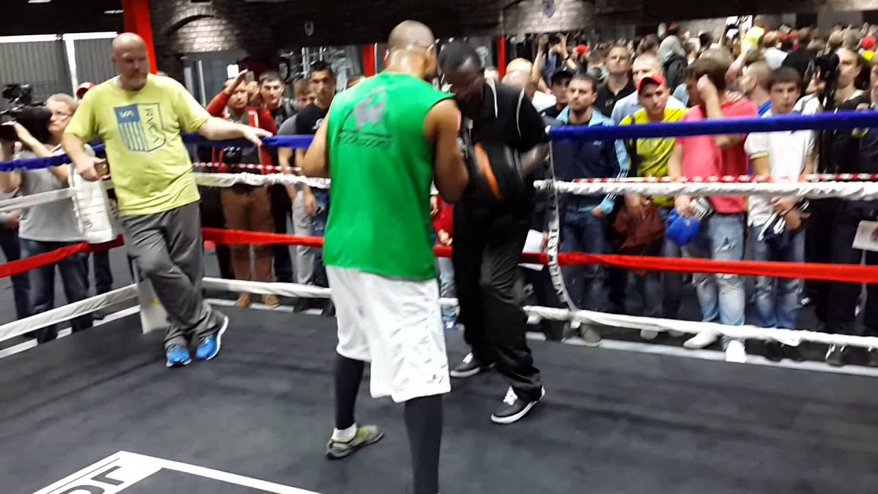 Рой джонс тренировки. Открытая тренировка Рой Джонса в Москве. Тренировка Рой Джонса видео. График тренировки Рой Джонса. Тренировка Рой Джонс с ролика.