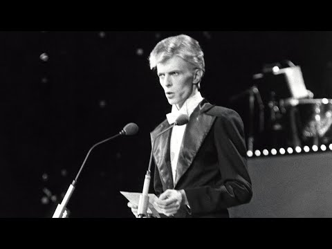 David Bowie Presents R&B Grammy Award, 01 March 1975
