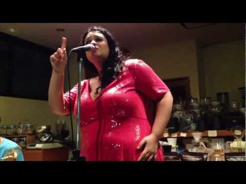 Tulipa Ruiz - Dois Cafés