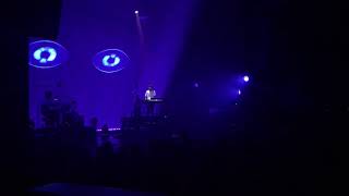 Angèle - Les matins (live)