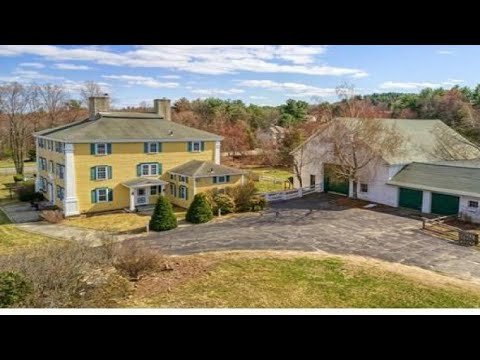 746 West St, Leominster, MA Presented by Pozerycki Arpino Realty Team.