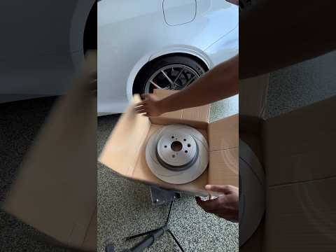 Now we can stop😁 #lexusrcf #brembo #brakes #rotors