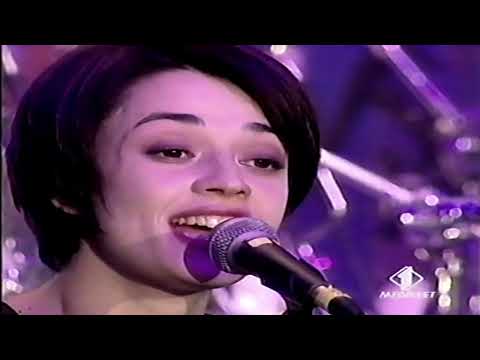 Carmen Consoli @Comici - Besame Mucho (1998)