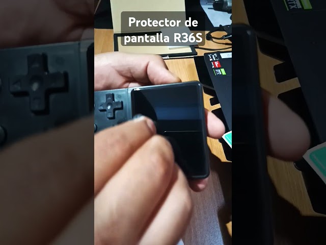 Vídeo relacionado con Hesupy Protector de pantalla para consola de juegos R36S/R35S/RGB20S de 3.5 pulgadas, película de vidrio templado 9H, resistente al polvo y a los arañazos, película antiburbujas (2 piezas)