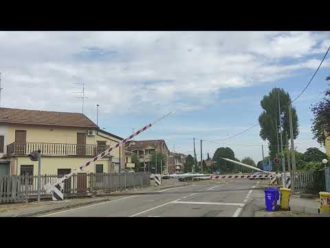 Passaggio a livello | Strada Viazza di Beneceto, Chiozzola (PR) | EmZe