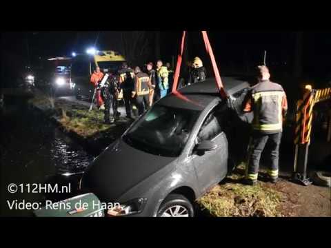 Politieachtervolging eindigt in het water aan de Voorwillenseweg in Gouda