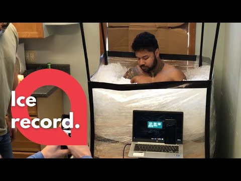 A veteran streamed himself sitting in a tub with 600 lbs of ice for TWO HOURS and 40 minutes | SWNS
