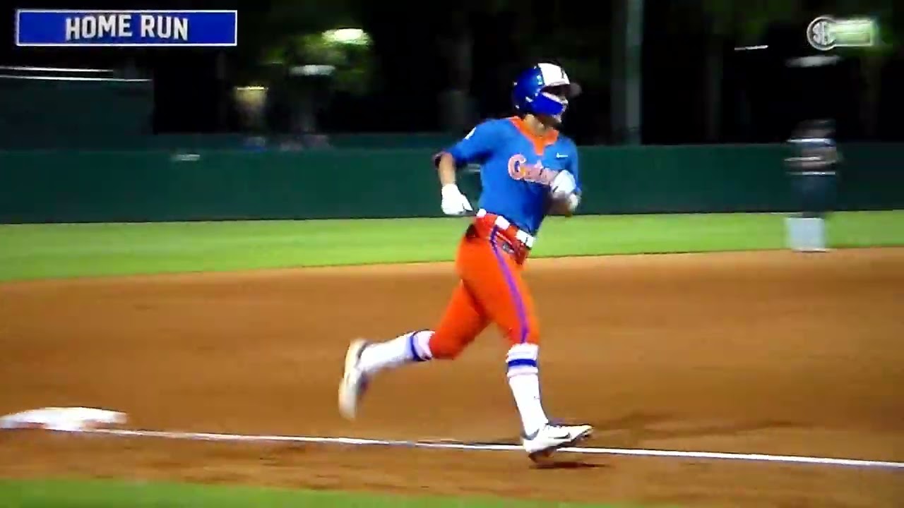 Florida softball's Hannah Adams hits home run vs. UCF