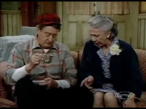 Newhart 7x20 Georgie & Bess