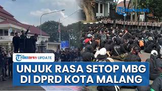 BEM Malang Raya Lakukan Aksi Bakar Ban saat Unjuk Rasa di DPRD, Tuntut Penghapusan Program MBG