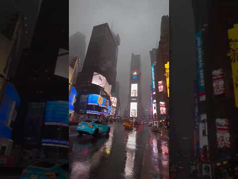 Wait_for_it…__#nyc_#timessquare_#newyorkcity #chicago #chicagobears #chicagovlog