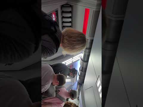 Rise of the Resistance: Star Wars Galaxys Edge BEST RIDE EVER! WALKTHROUGH