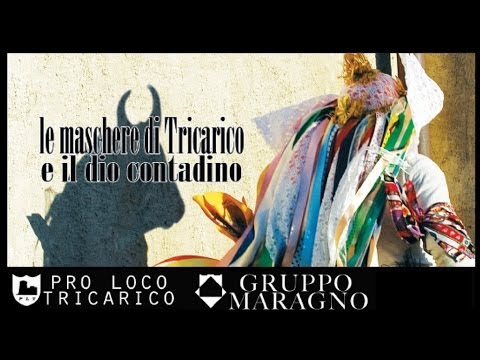La faccia di decolorazione fa i bagagli da posti di pigmentary con perossido Arte una maschera su una faccia