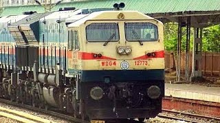 preview picture of video 'WDG4,  Jet engine inside? |  powerful locomotive at kurnool railway station'