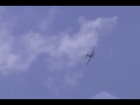 Skyraider Flyby at Tennessee Museum of Aviation.wmv