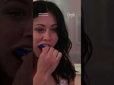 Prue sees Leo in the shower! 😂 #charmed | Where to watch: para.mt/Charmed