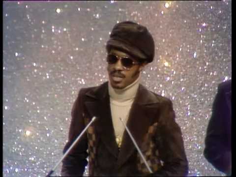 Stevie Wonder Wins Favorite Male Soul Artist - AMA 1974