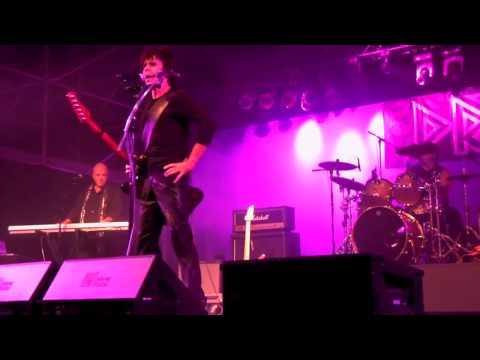 DSCN8233 Young and Restless